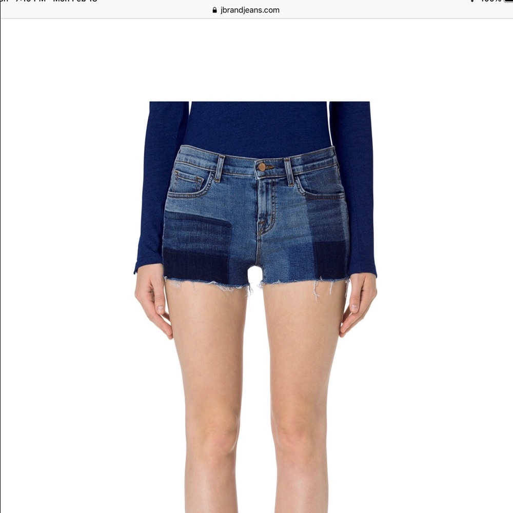 J BRAND MID RISE SHORT SIZE 25